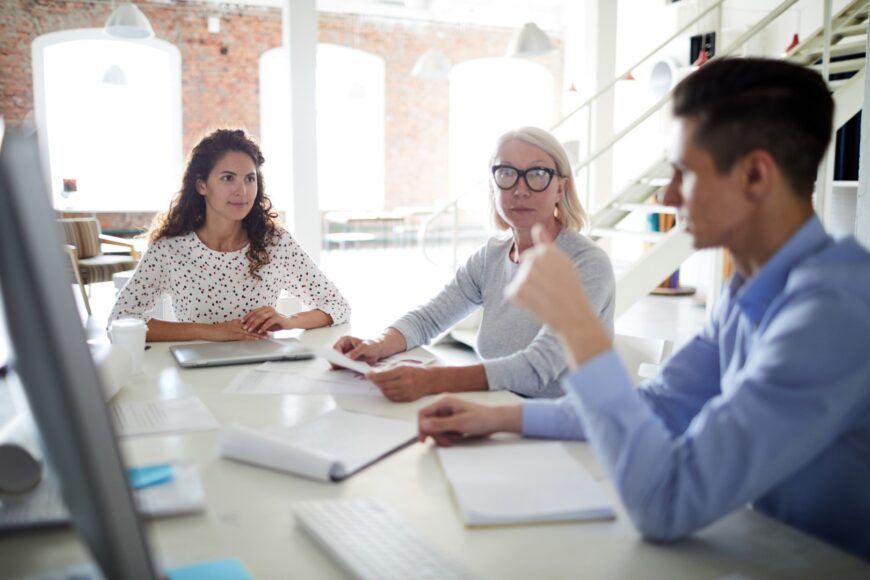 Why is it worth outsourcing IT specialists?